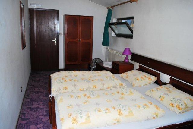 Guest House Gaja Novi Sad Ruang foto