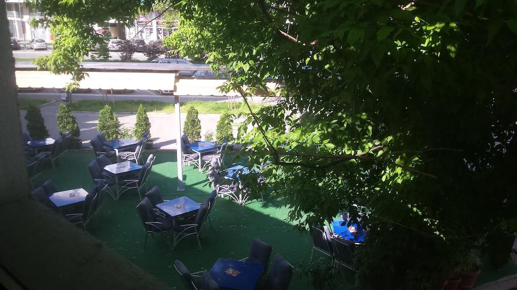 Guest House Gaja Novi Sad Bagian luar foto